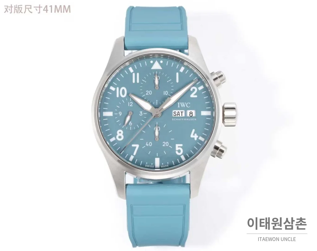 IWC 파일럿 크로노그래프 블랙골드 다이얼 러버밴드 오토매틱 41mm 블랙 / 골드 (2)
