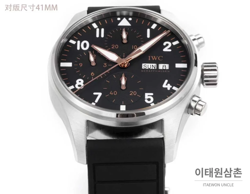 IWC 파일럿 크로노그래프 블랙골드 다이얼 러버밴드 오토매틱 41mm 블랙 / 골드
