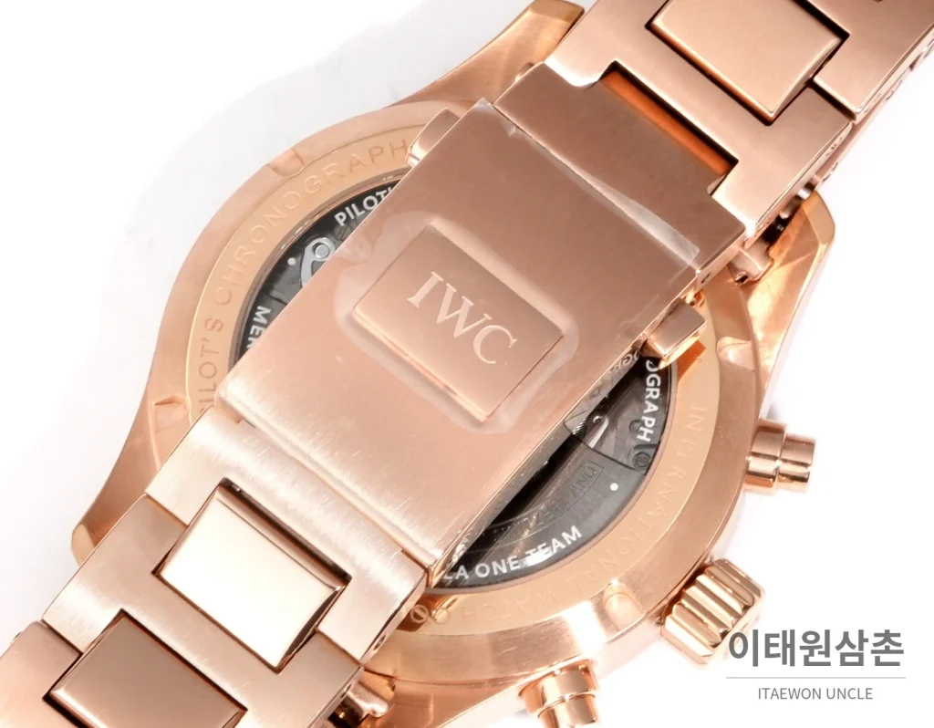 IWC 파일럿 퍼포먼스 스틸 세라믹베젤 크로노그래프 41mm (2)