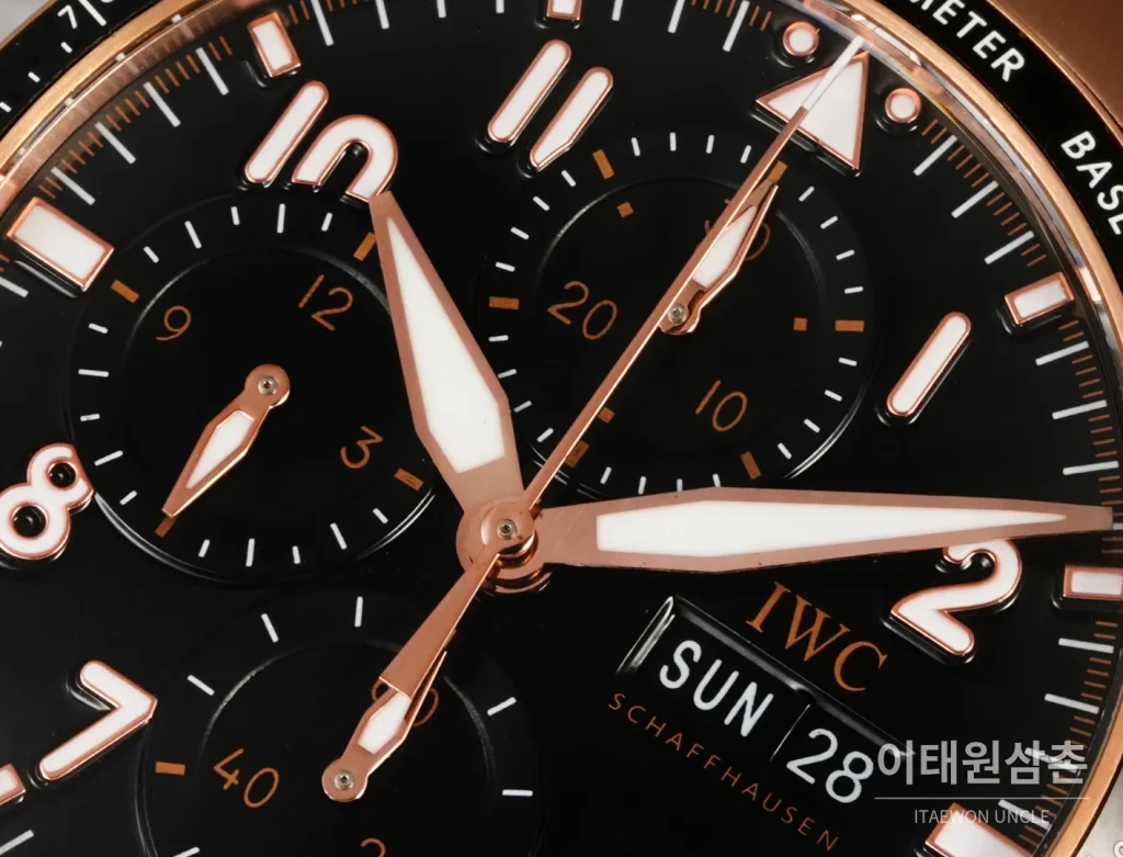 IWC 파일럿 퍼포먼스 스틸 세라믹베젤 크로노그래프 41mm (2)