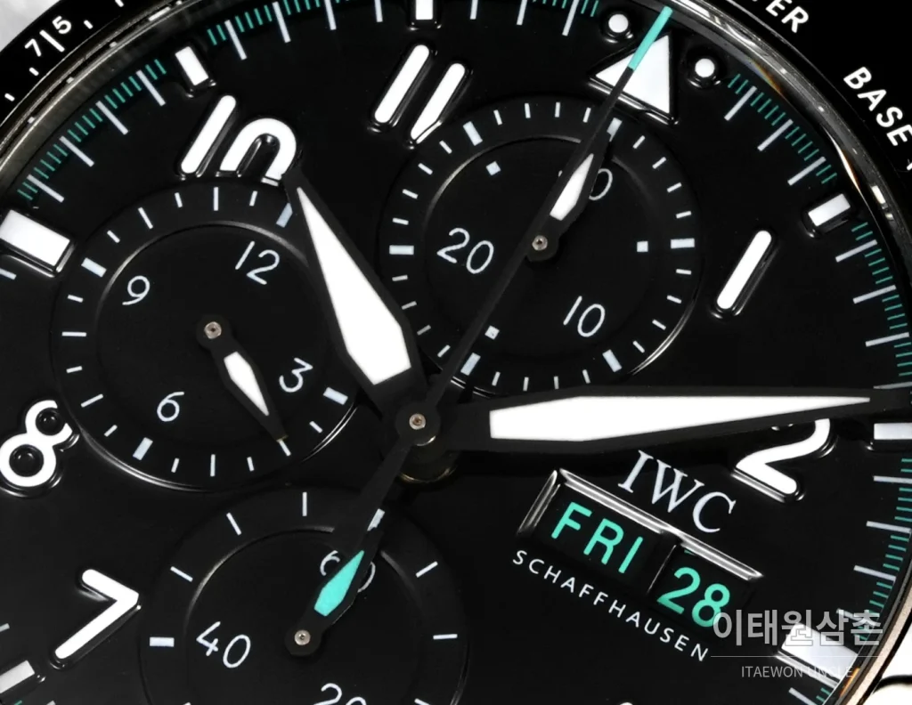 IWC 파일럿 퍼포먼스 스틸 세라믹베젤 크로노그래프 41mm