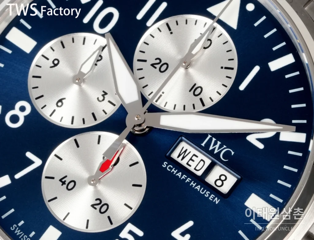 IWC 파일럿 워치 크로노그래프 로렌스 그린다이얼 오토매틱 43mm