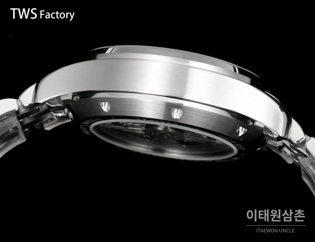 IWC 파일럿 워치 크로노그래프 로렌스 그린다이얼 오토매틱 43mm
