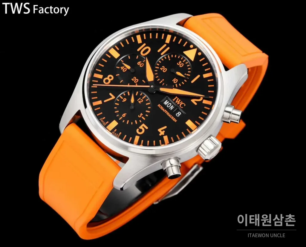 IWC 파일럿 스틸 블랙다이얼 크로노그래프 데이데이트 오토매틱 43mm 오렌지 러버 스트랩