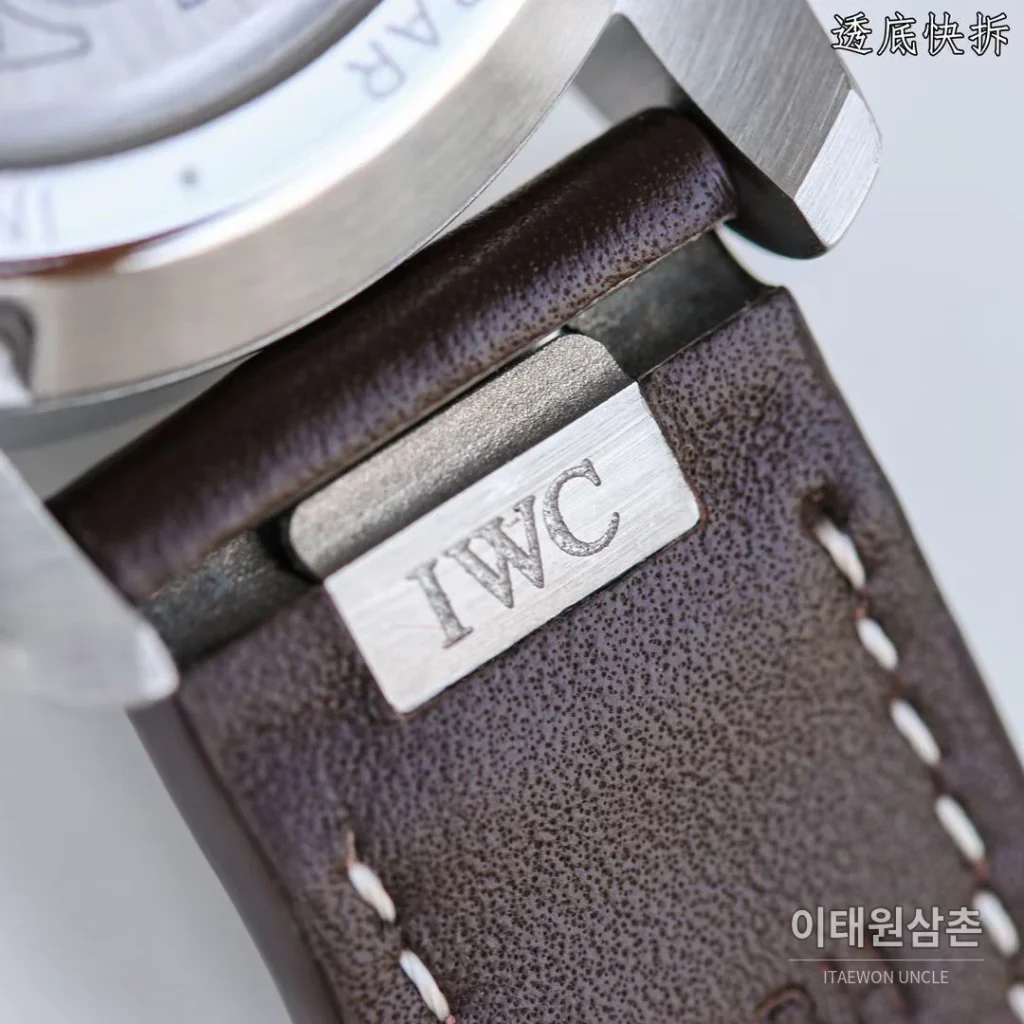 IWC 파일럿 스틸 블루다이얼 크로노그래프 오토매틱 41mm IW388103 브라운 가죽 스트랩