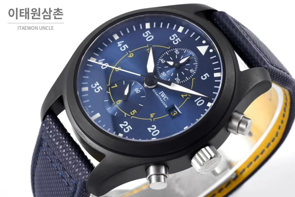 IWC 파일럿 탑건 세라믹 블랙다이얼 크로노그래프 오토매틱 44.5mm 네이비 나일론 스트랩