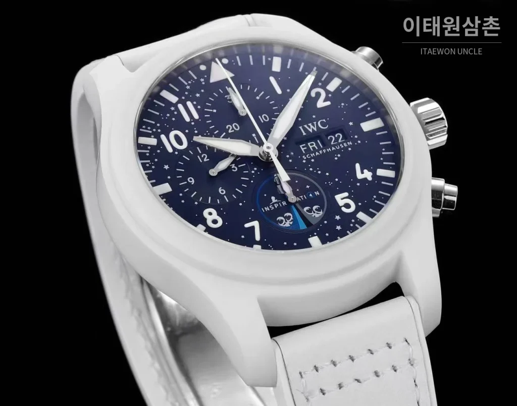 IWC 파일럿 탑건 세라믹 화이트다이얼 크로노그래프 오토매틱 44.5mm 화이트 러버 스트랩