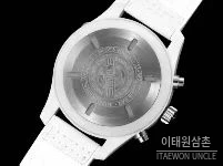 IWC 파일럿 탑건 세라믹 화이트다이얼 크로노그래프 오토매틱 44.5mm 화이트 나일론 스트랩