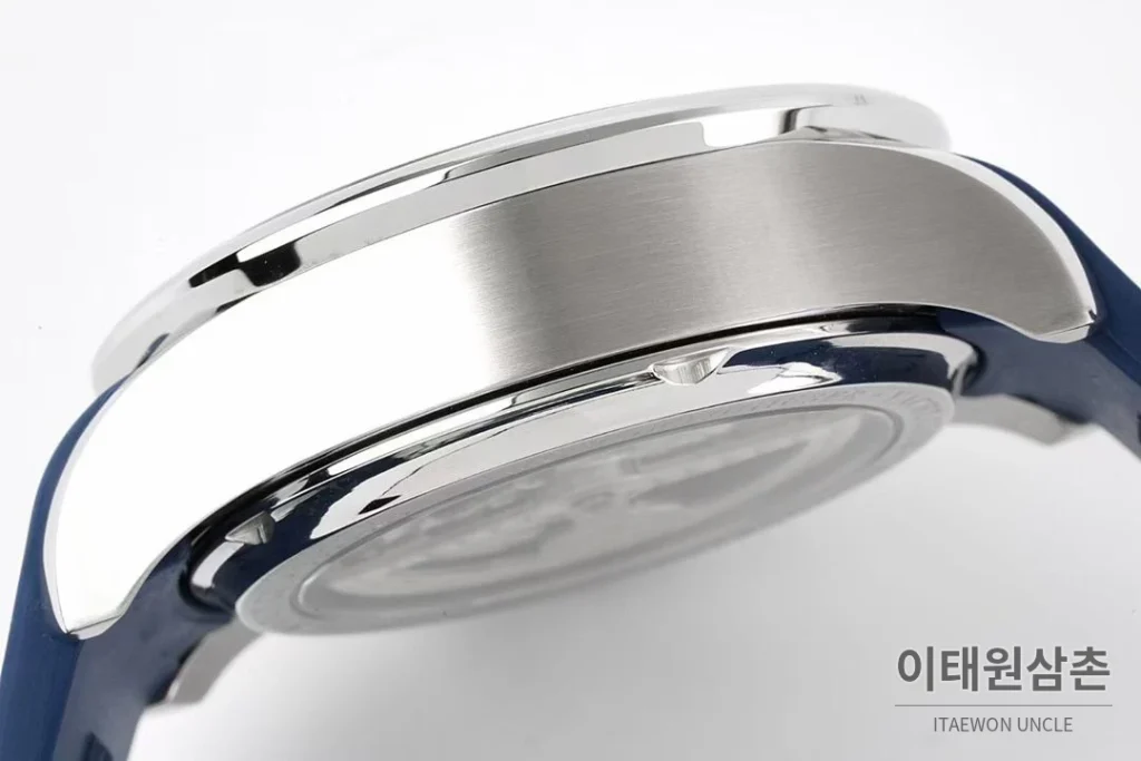 IWC 포르투기저 요트 클럽 크로노그래프 오를레바 에디션 44.6mm IW390704 네이비 다이얼