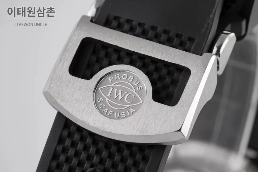 IWC 포르투기저 요트 클럽 크로노그래프 오를레바 에디션 44.6mm IW390704 화이트 다이얼 (2)