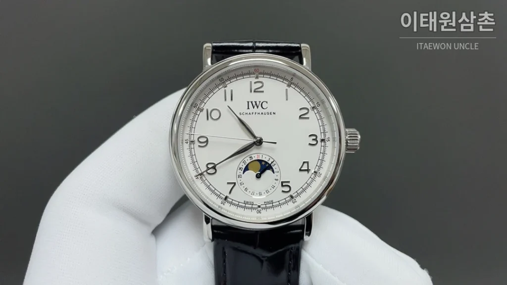 IWC 포르투기저 오토매틱 39mm 화이트 다이얼 블랙 가죽 스트랩 (2)