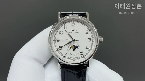 IWC 포르투기저 오토매틱 39mm 화이트 다이얼 블랙 가죽 스트랩 (2)
