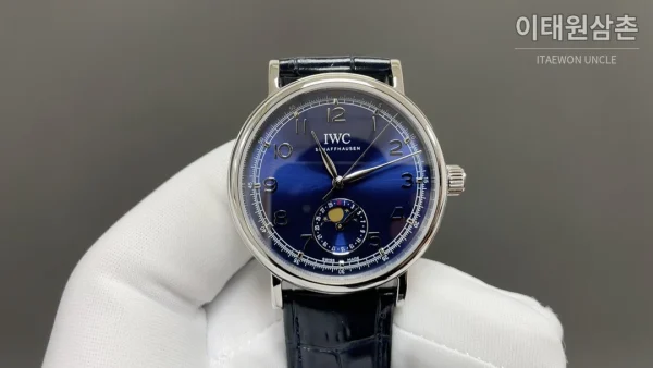 IWC 포르투기저 오토매틱 39mm 블루 다이얼 네이비 가죽 스트랩