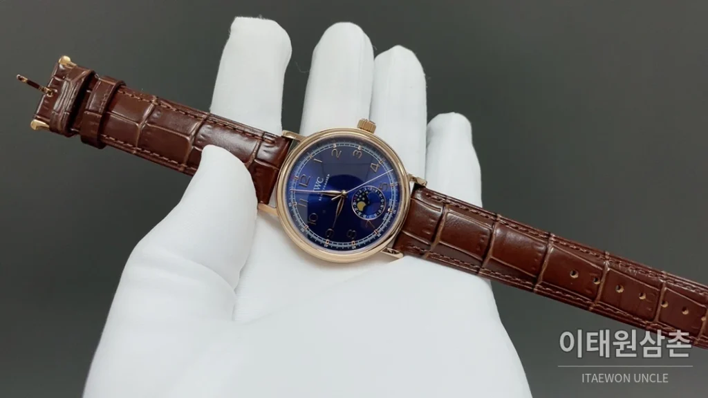 IWC 포르투기저 오토매틱 39mm 네이비 다이얼 브라운 가죽 스트랩 로즈골드 베젤