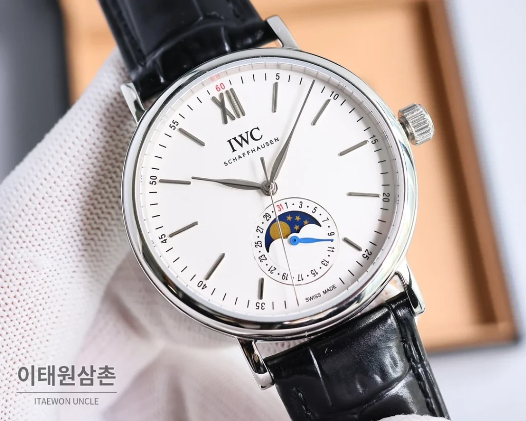 IWC 포르투기저 오토매틱 39mm 화이트 다이얼 블랙 가죽 스트랩 (3)