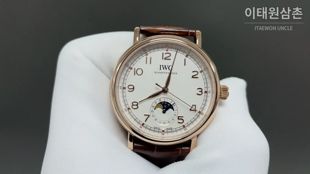 IWC 포르투기저 오토매틱 39mm 화이트 다이얼 브라운 가죽 스트랩 로즈골드 베젤