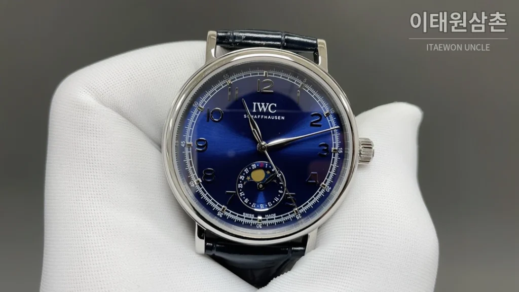 IWC 포르투기저 오토매틱 39mm 블루 다이얼 네이비 가죽 스트랩