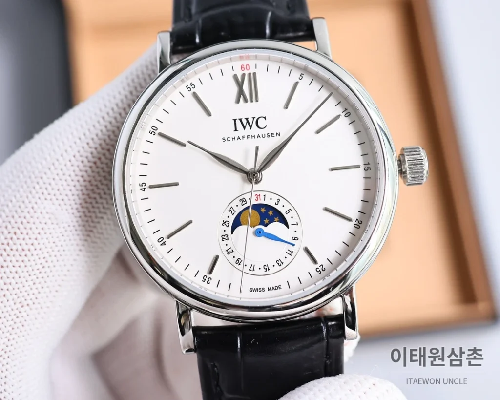 IWC 포르투기저 오토매틱 39mm 화이트 다이얼 블랙 가죽 스트랩 (3)