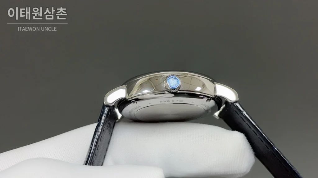 IWC 포르투기저 오토매틱 39mm 블루 다이얼 네이비 가죽 스트랩