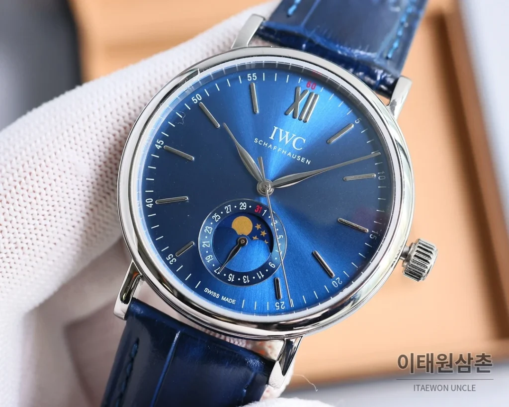 IWC 포르투기저 오토매틱 39mm 화이트 다이얼 블랙 가죽 스트랩 (3)