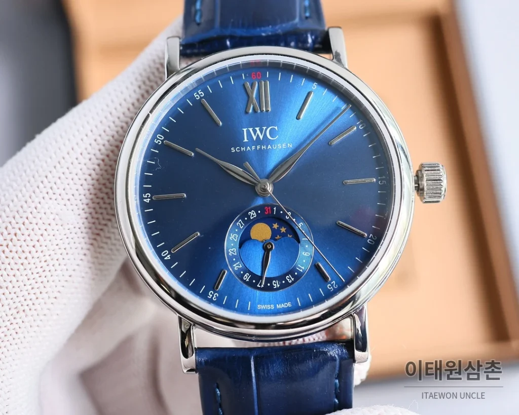 IWC 포르투기저 오토매틱 39mm 화이트 다이얼 블랙 가죽 스트랩 (3)