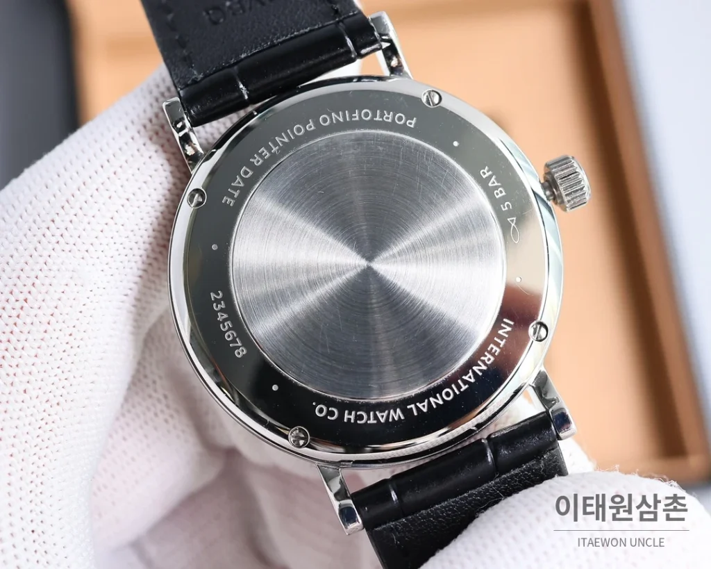IWC 포르투기저 오토매틱 39mm 화이트 다이얼 블랙 가죽 스트랩 (3)