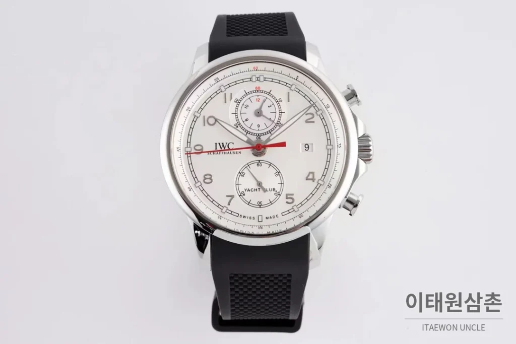 IWC 포르투기저 크로노그래프 오토매틱 45mm 화이트 다이얼 블랙 러버 스트랩