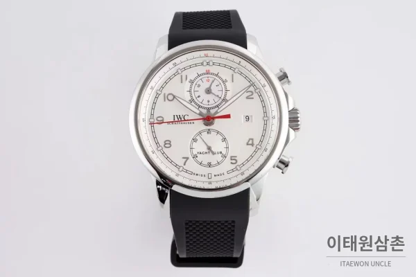 IWC 포르투기저 크로노그래프 오토매틱 45mm 화이트 다이얼 블랙 러버 스트랩