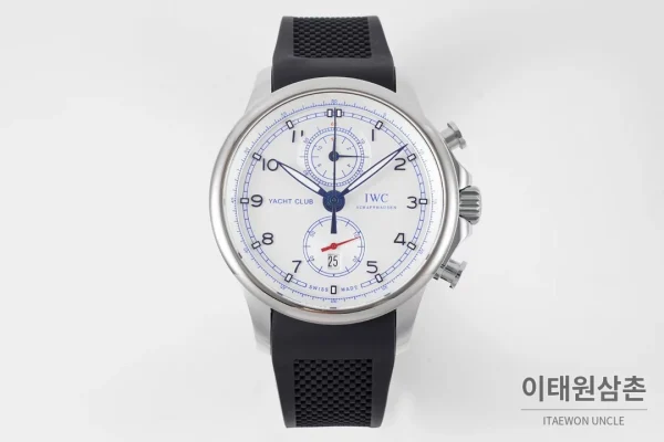 IWC 포르투기저 크로노그래프 오토매틱 45mm 화이트 다이얼 블랙 러버 스트랩 (2)