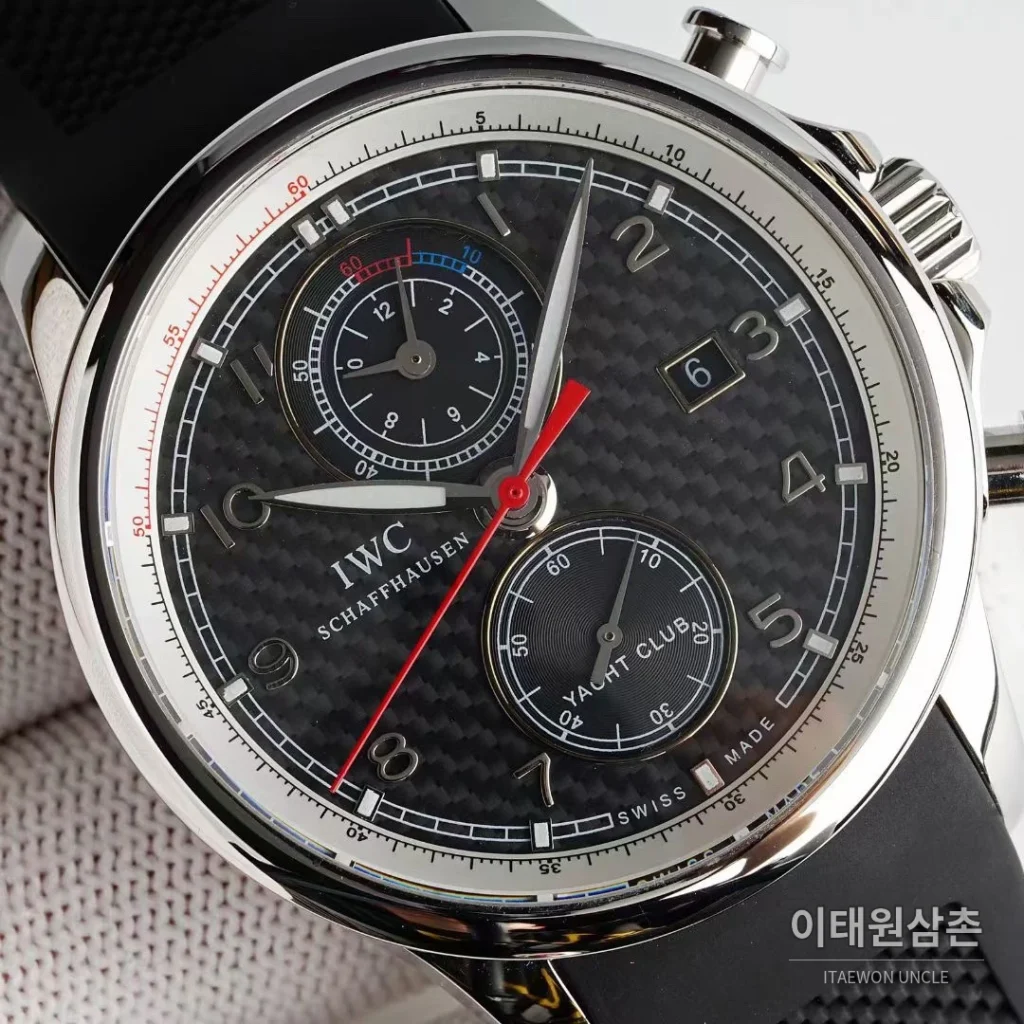 IWC 포르투기저 크로노그래프 오토매틱 45mm 블랙 다이얼 블랙 러버 스트랩