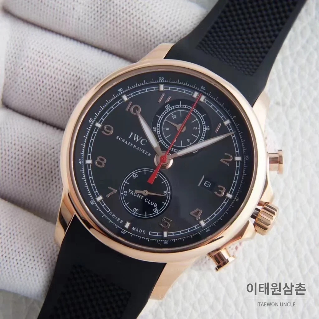 IWC 포르투기저 크로노그래프 오토매틱 45mm 블랙 다이얼 블랙 러버 스트랩 로즈골드 베젤