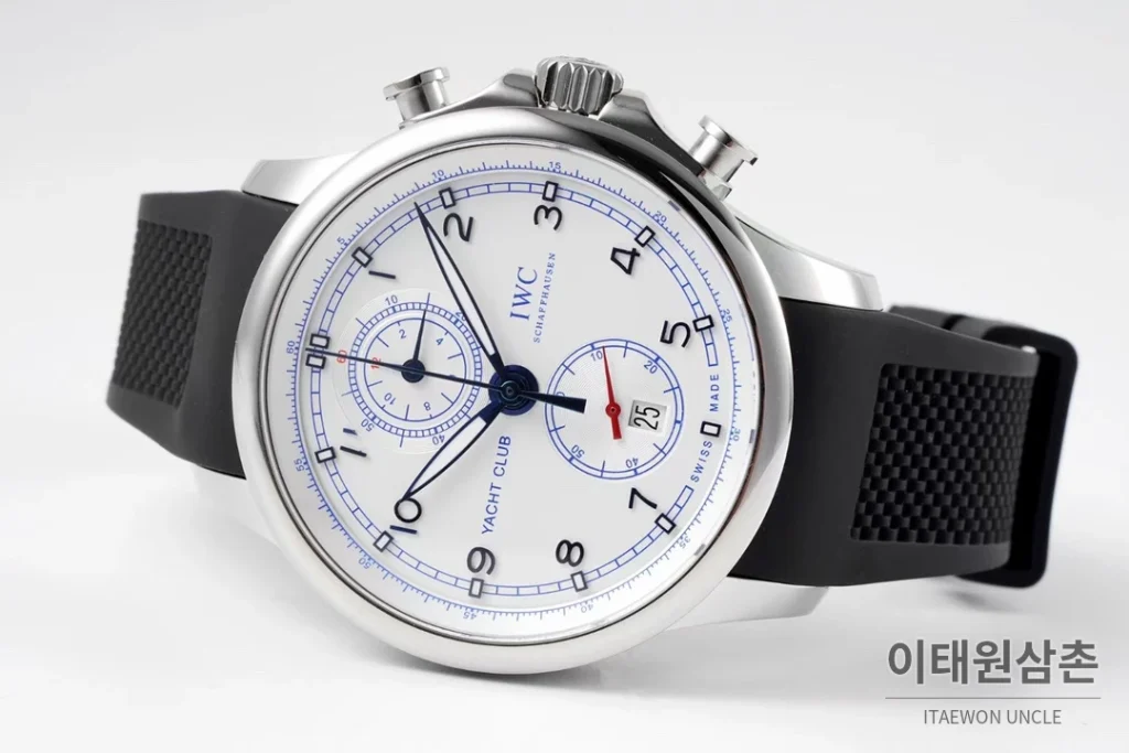 IWC 포르투기저 크로노그래프 오토매틱 45mm 화이트 다이얼 블랙 러버 스트랩 (2)