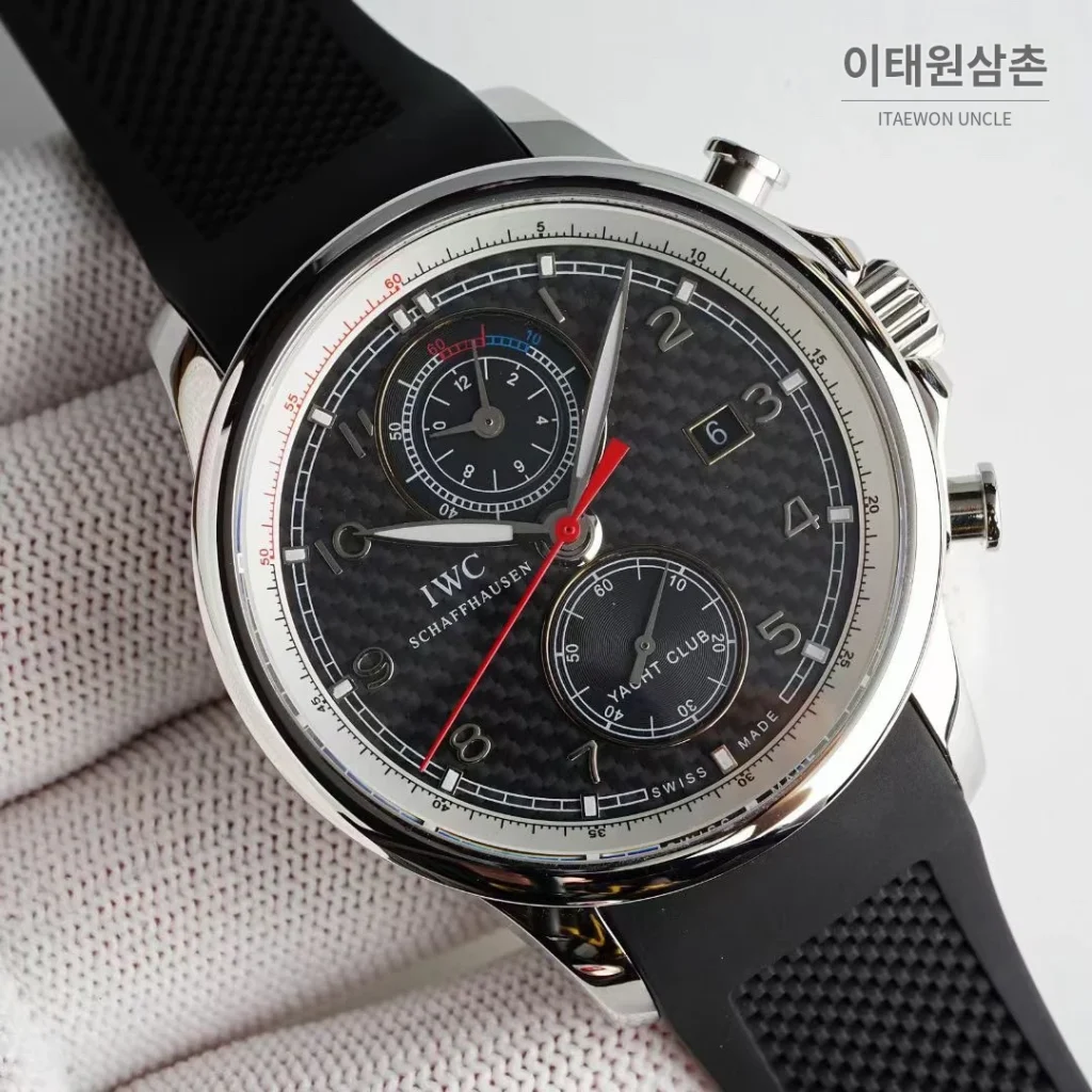 IWC 포르투기저 크로노그래프 오토매틱 45mm 블랙 다이얼 블랙 러버 스트랩