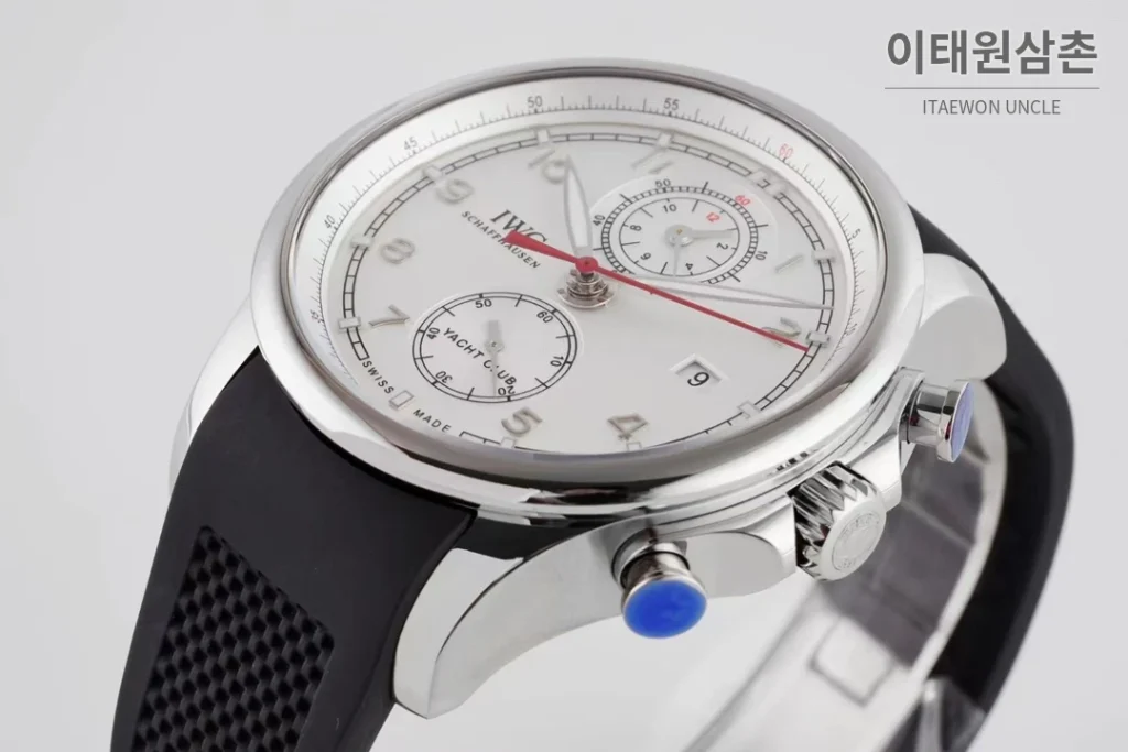 IWC 포르투기저 크로노그래프 오토매틱 45mm 화이트 다이얼 블랙 러버 스트랩
