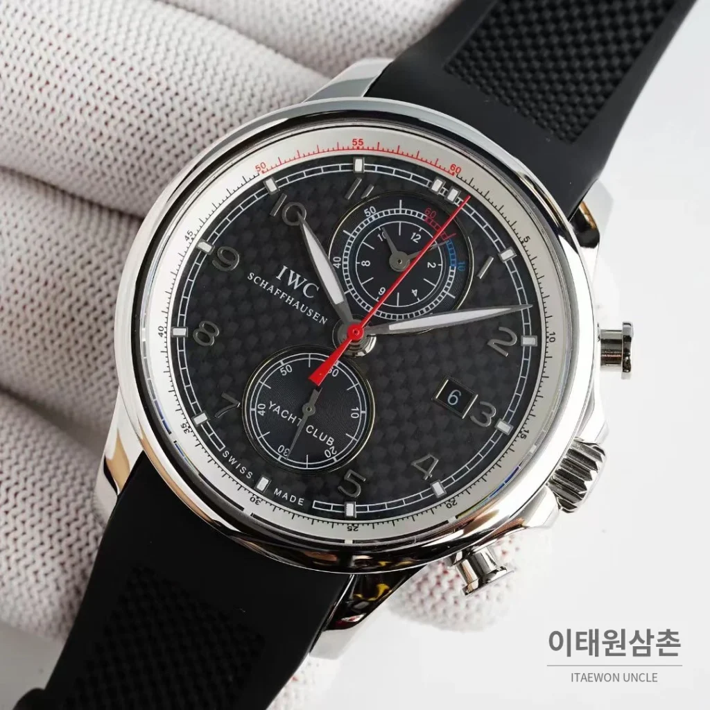 IWC 포르투기저 크로노그래프 오토매틱 45mm 블랙 다이얼 블랙 러버 스트랩