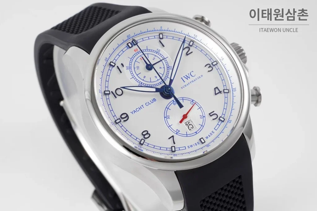 IWC 포르투기저 크로노그래프 오토매틱 45mm 화이트 다이얼 블랙 러버 스트랩 (2)
