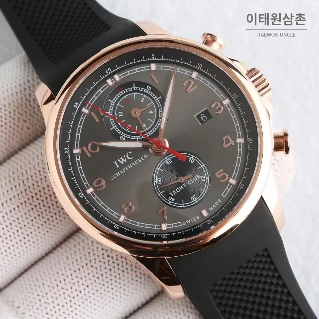 IWC 포르투기저 크로노그래프 오토매틱 45mm 블랙 다이얼 블랙 러버 스트랩 로즈골드 베젤