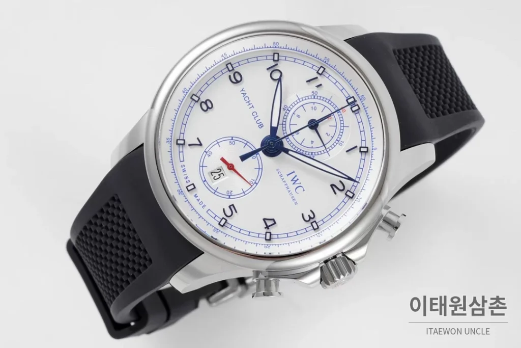 IWC 포르투기저 크로노그래프 오토매틱 45mm 화이트 다이얼 블랙 러버 스트랩 (2)
