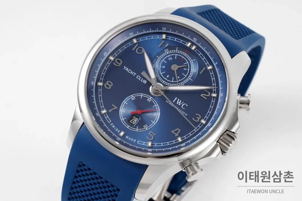IWC 포르투기저 크로노그래프 오토매틱 45mm 네이비 다이얼 블루 러버 스트랩