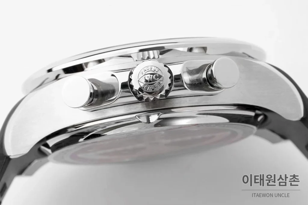IWC 포르투기저 크로노그래프 오토매틱 45mm 화이트 다이얼 블랙 러버 스트랩 (2)