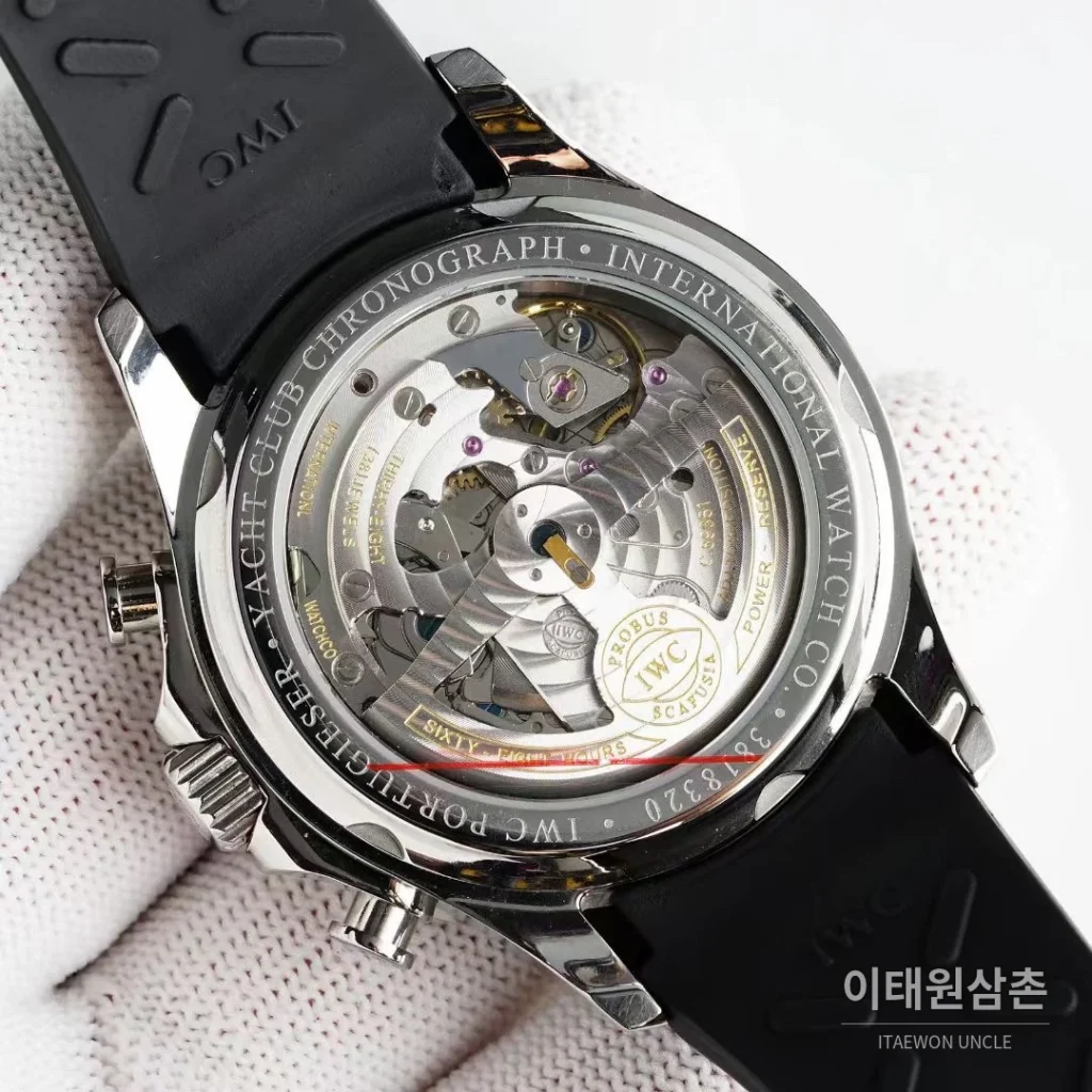 IWC 포르투기저 크로노그래프 오토매틱 45mm 블랙 다이얼 블랙 러버 스트랩