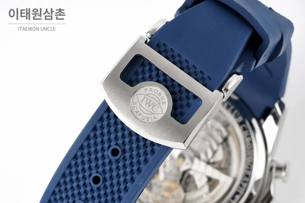 IWC 포르투기저 크로노그래프 오토매틱 45mm 네이비 다이얼 블루 러버 스트랩 (2)
