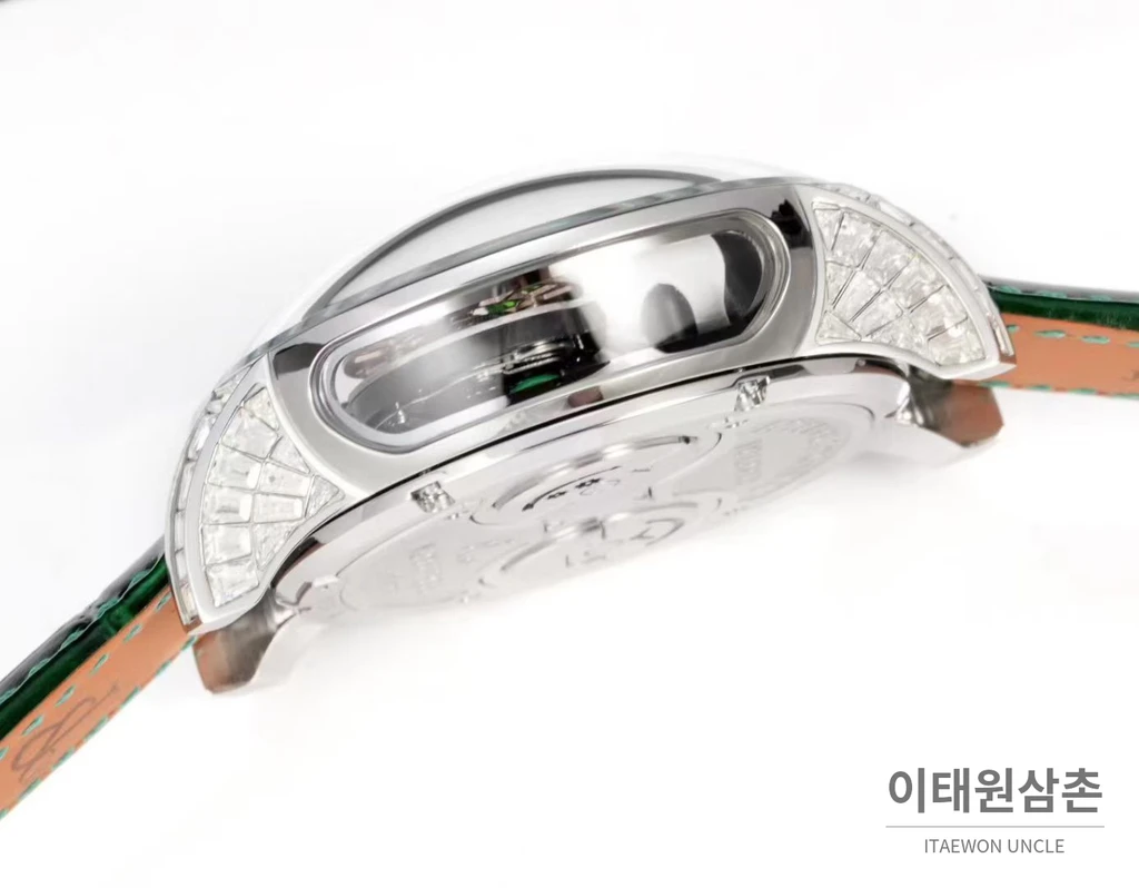 제이콥앤코 아스트로노미아 아트 판다 실버 스톤 세팅 케이스 플라잉 투르비용 시계 47mm
