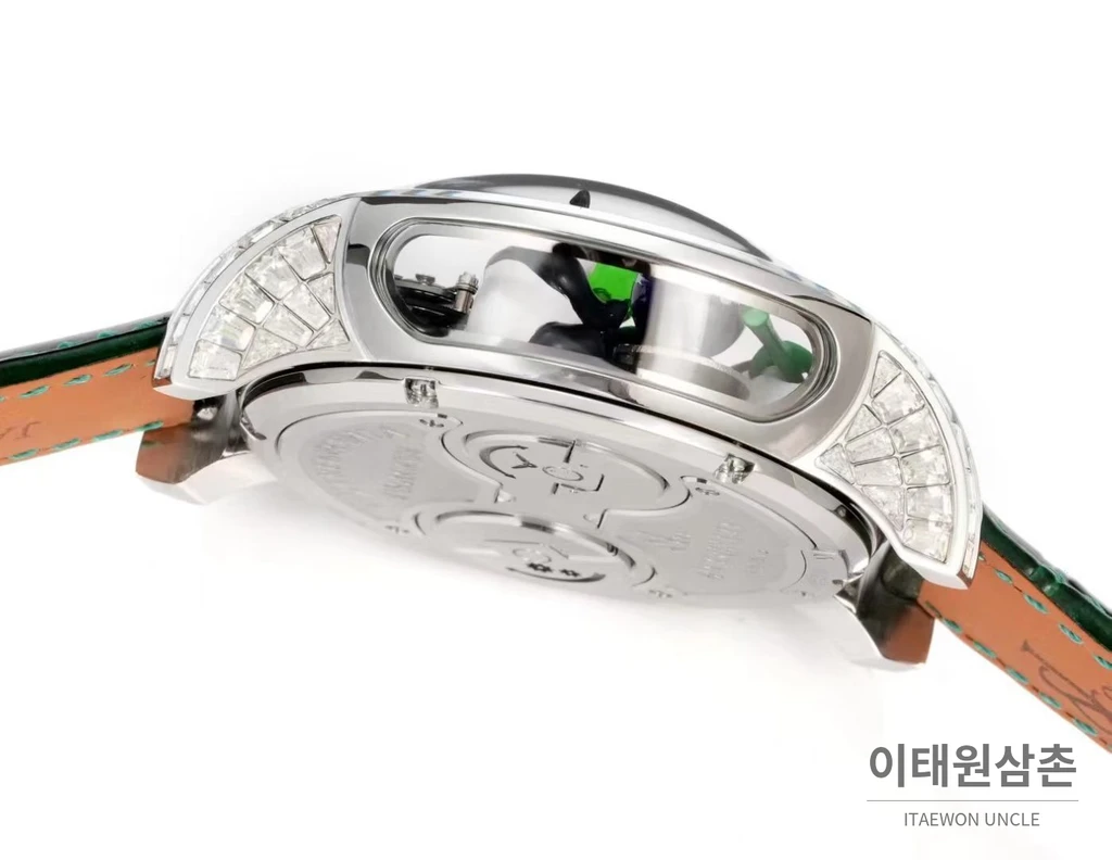 제이콥앤코 아스트로노미아 아트 판다 실버 스톤 세팅 케이스 플라잉 투르비용 시계 47mm