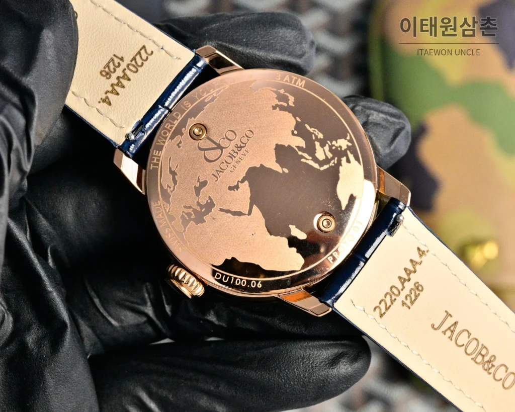 제이콥앤코 쿼츠 42mm 블루 다이얼