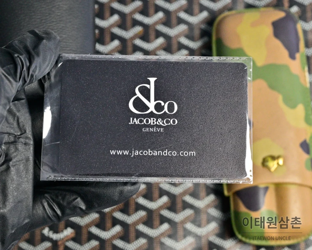 제이콥앤코 쿼츠 42mm