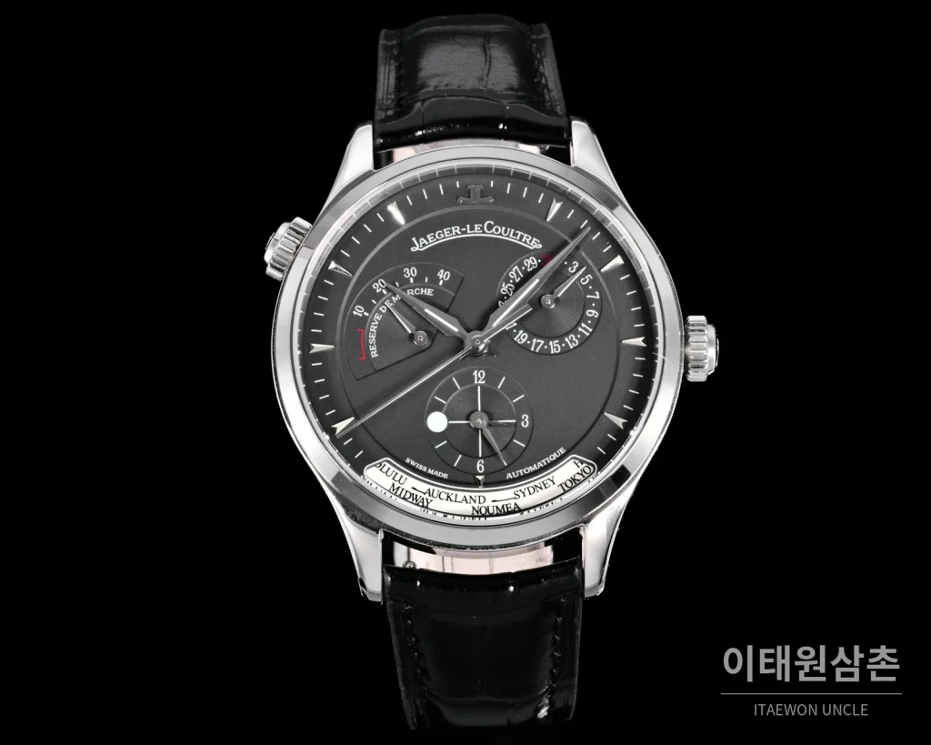 예거르쿨트르 마스터 지오그래픽 스틸 듀얼타임 오토매틱 42mm Q1428421 그레이 다이얼 블랙 가죽 스트랩