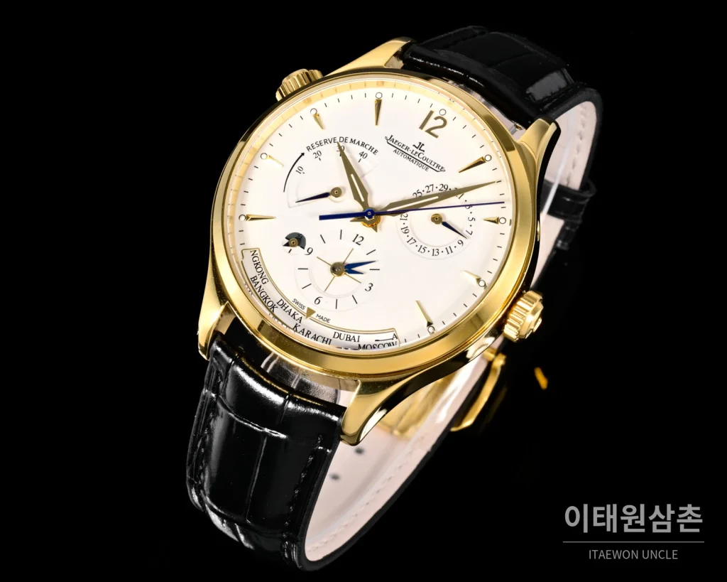 예거르쿨트르 마스터 지오그래픽 스틸 듀얼타임 오토매틱 42mm Q1428421 화이트 다이얼 블랙 가죽 스트랩