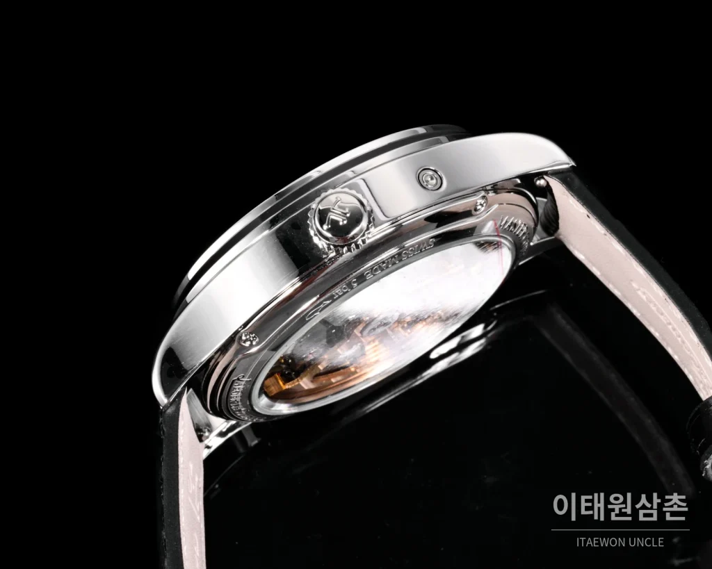 예거르쿨트르 마스터 지오그래픽 스틸 듀얼타임 오토매틱 42mm Q1428421 블랙 다이얼 블랙 가죽 스트랩