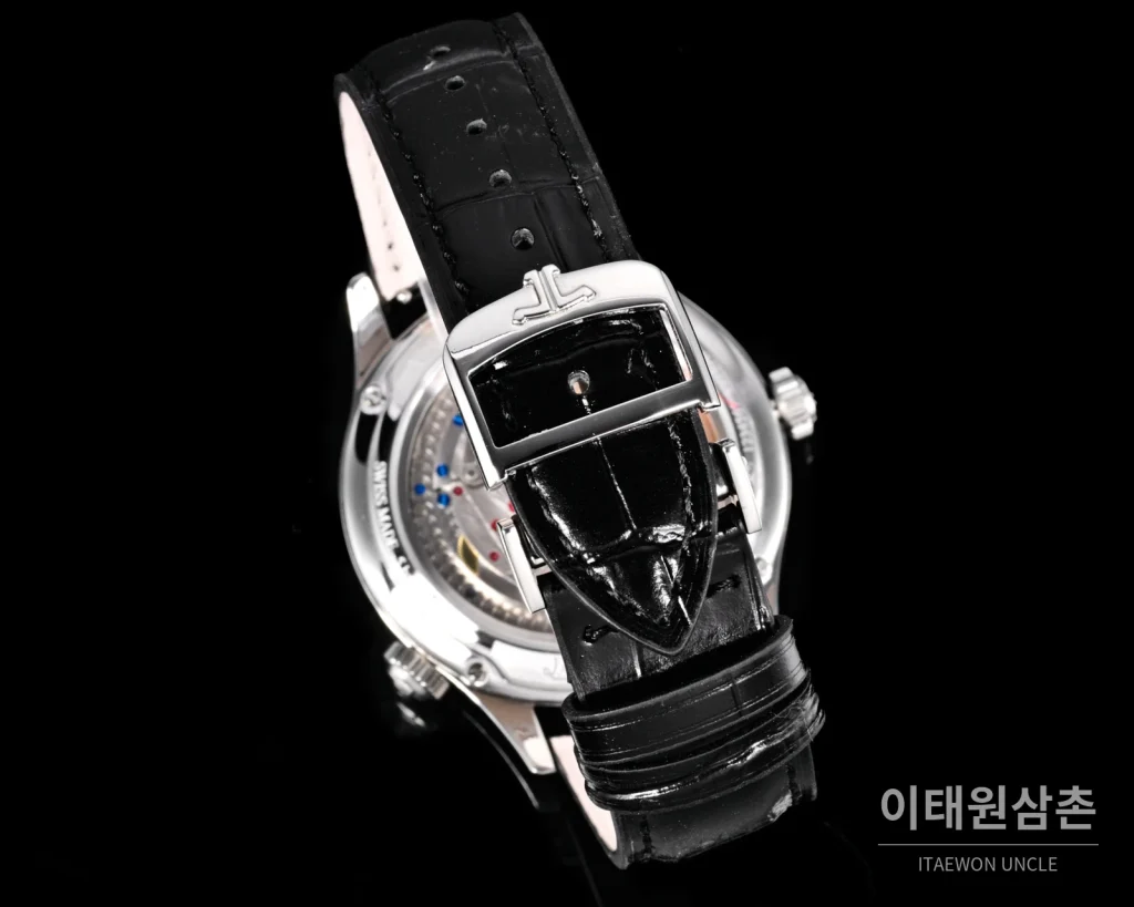 예거르쿨트르 마스터 지오그래픽 스틸 듀얼타임 오토매틱 42mm Q1428421 화이트 다이얼 블랙 가죽 스트랩 (2)